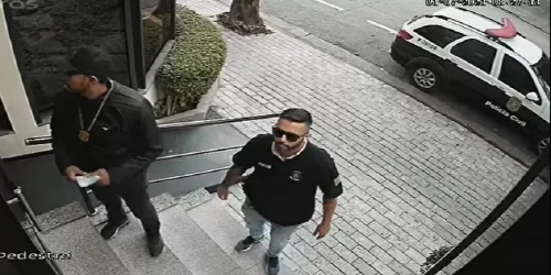 falsos-policiais-civis-tentam-entrar-em-predio-de-luxo-na-zona-sul-de-sao-paulo-1689888235498_v2_900x506.jpg